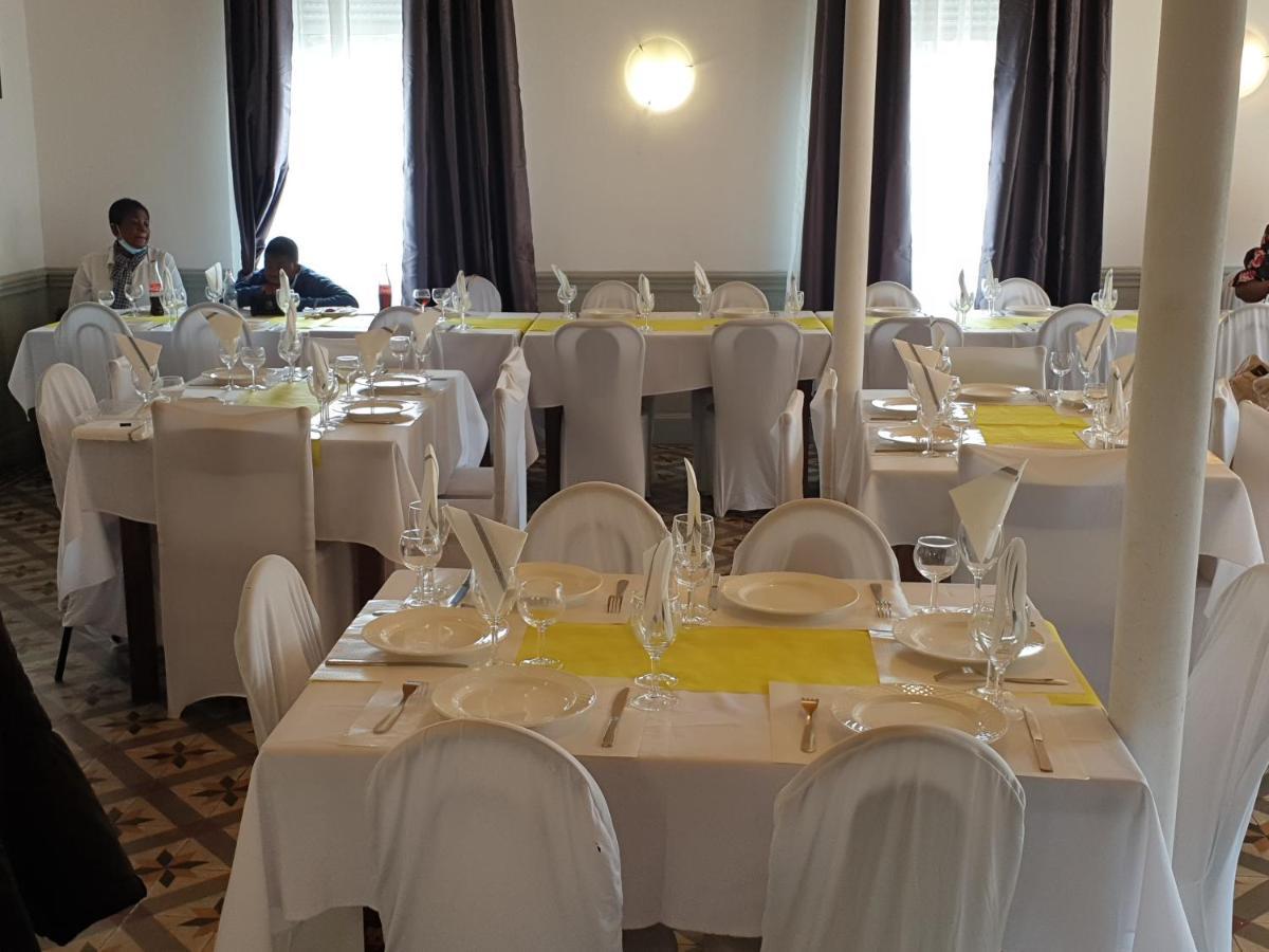 Hotel - Restaurant - Bar Saint Avit L Hotel Des Tchoumjeu Lourdes Esterno foto