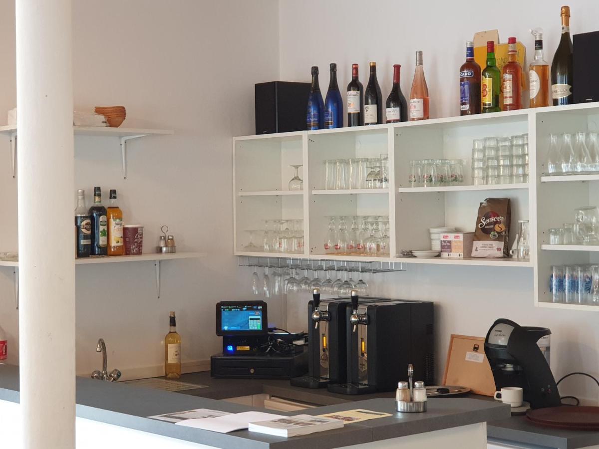 Hotel - Restaurant - Bar Saint Avit L Hotel Des Tchoumjeu Lourdes Esterno foto